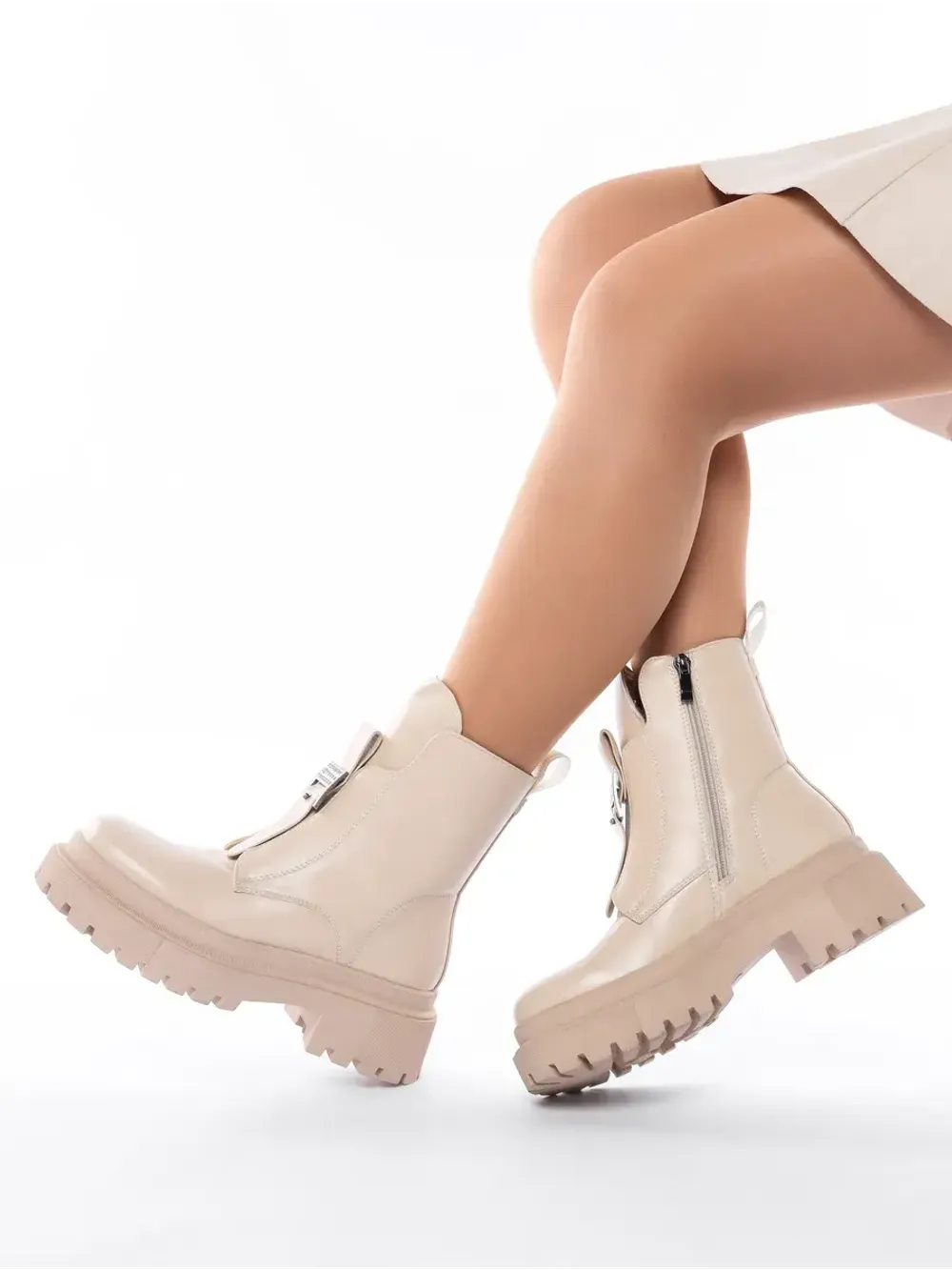 Зимние ботинки на высокой платформе