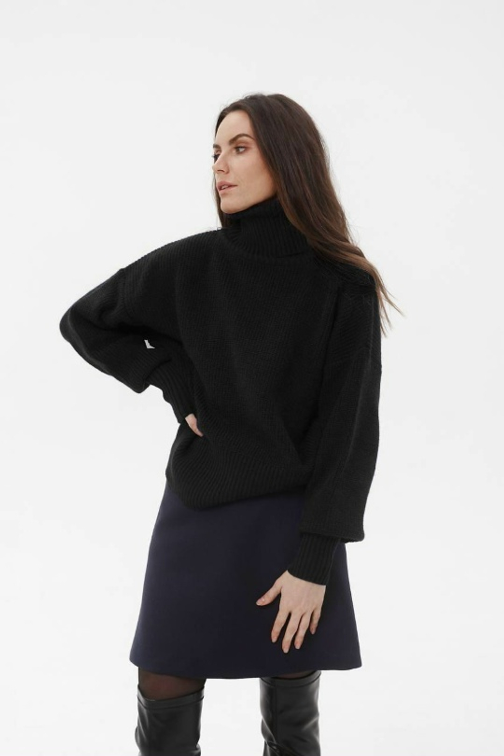 Свитер укороченный