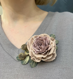 Броши: Брошь Роза