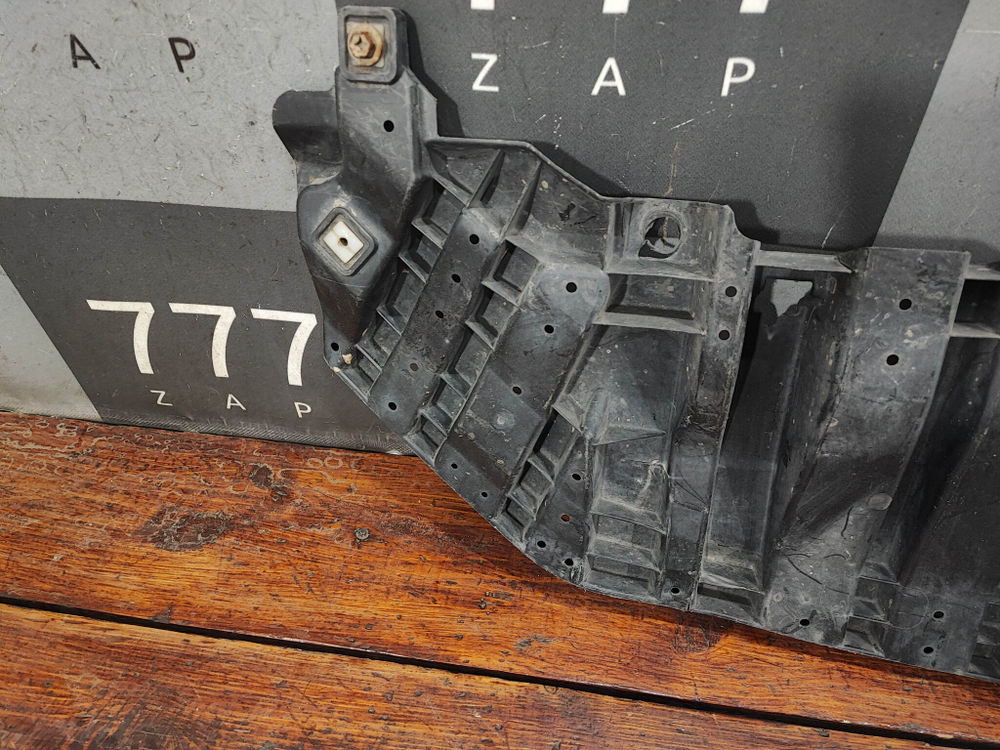 Пыльник переднего бампера Toyota RAV4 IV (XA40) 13-19 Б/У Оригинал 5261842070