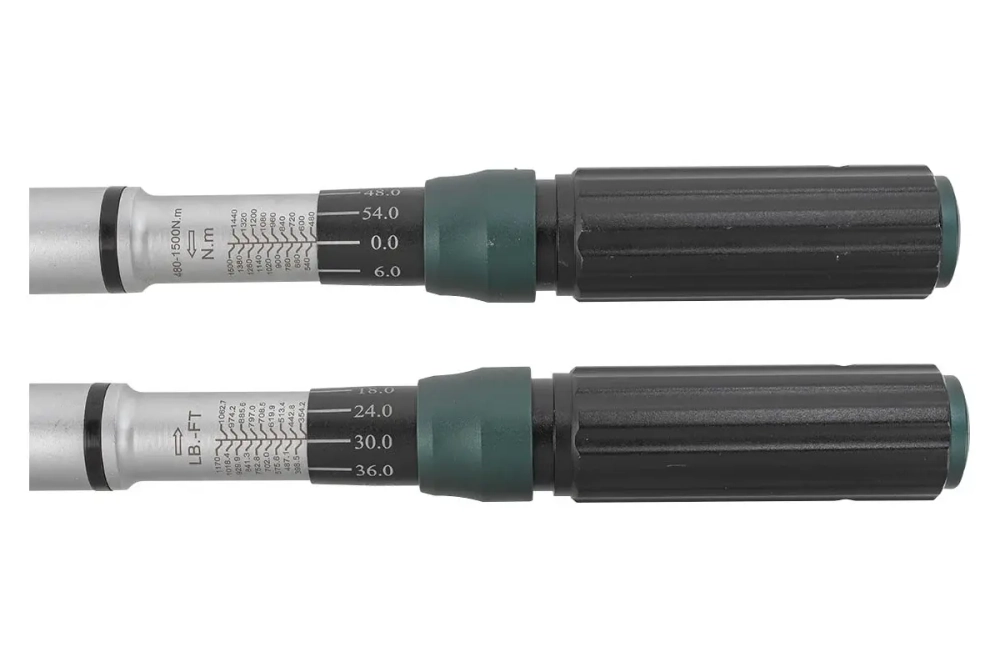Ключ динамометрический RF-64781700 щелчкового типа с быстр. фикс. "Premium" 480-1500Нм,1",в пласт. кейсе ROCKFORCE