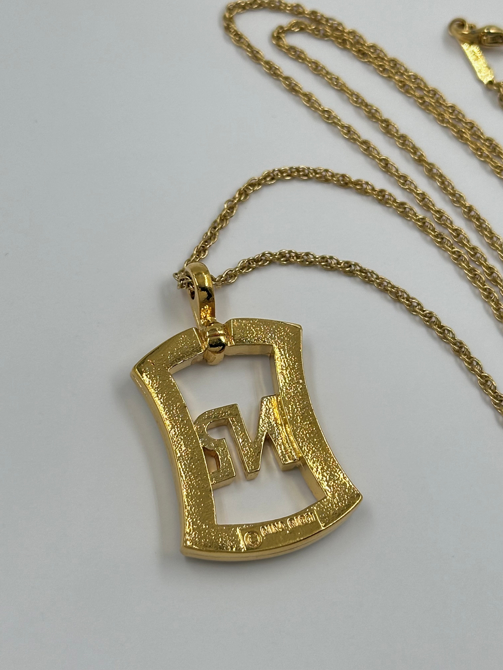 Кулон Nina Ricci