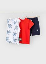 две футболки с шортами