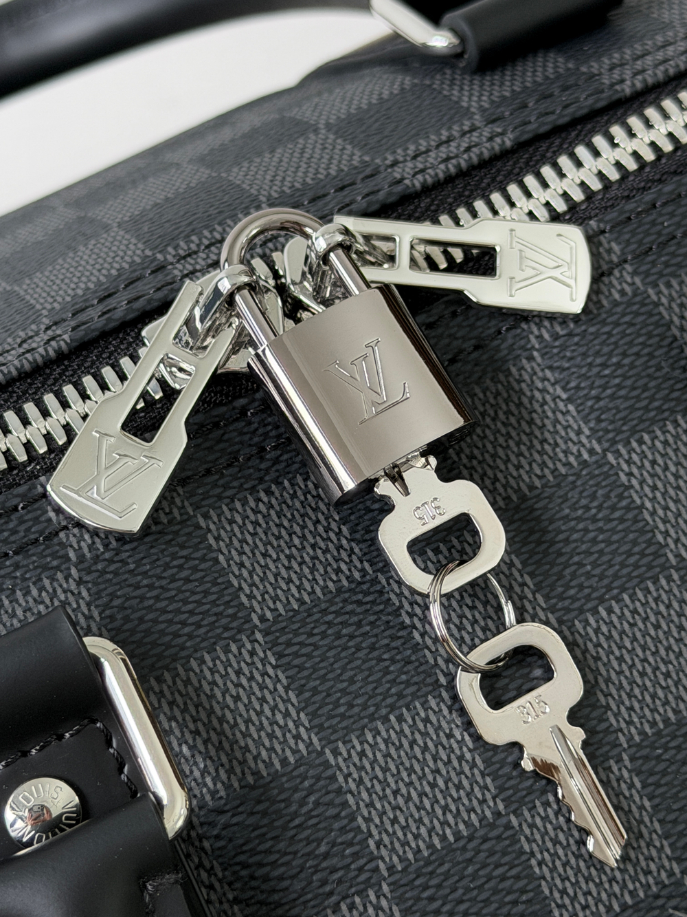Louis Vuitton Keepall Bandouliere 45