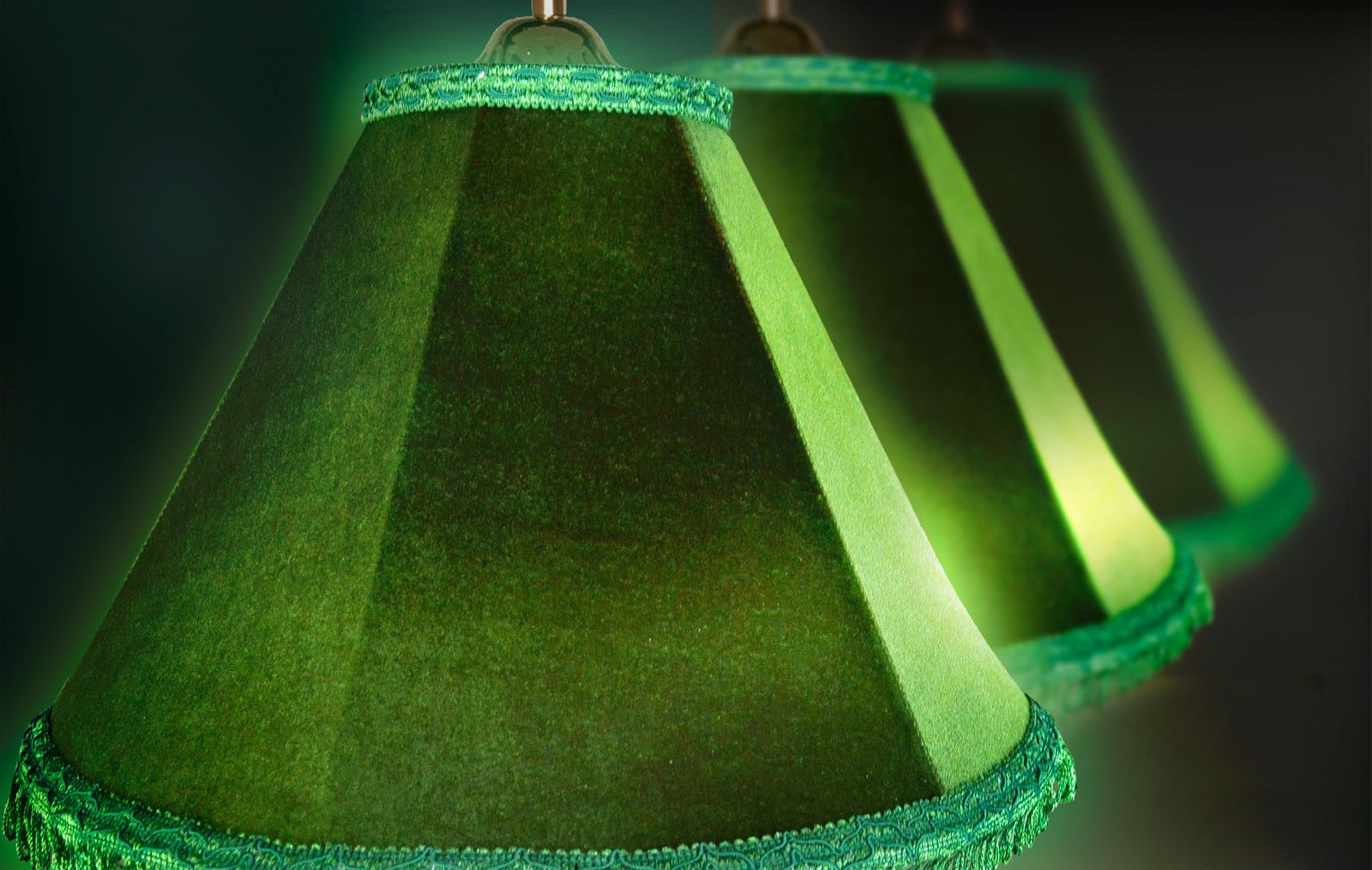 Лампа Классика 3 пл. металл (бархат зеленый,бахрома желтая,фурнитура золото) фото №3