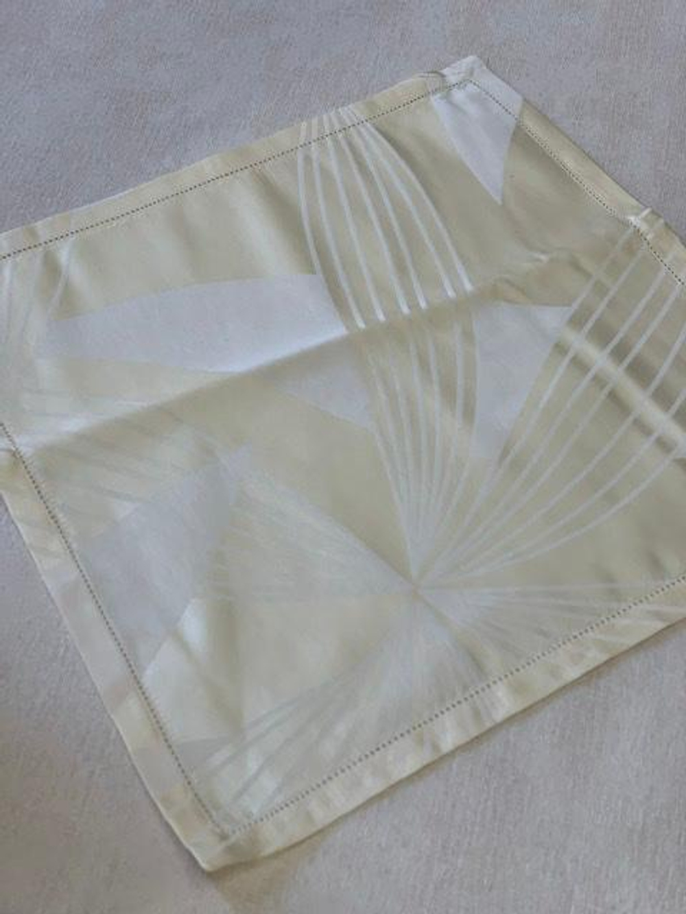 Скатерть 170х340 и 12 салфеток Gamba 9906 Begie сливочная