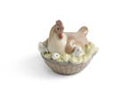 Статуэтка «Корзина с курицей и цыплятами»