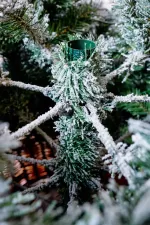 Заснеженная елка с гирляндой встроенной «ile Grande» (Литая+пвх) 210 см / 2,1 м