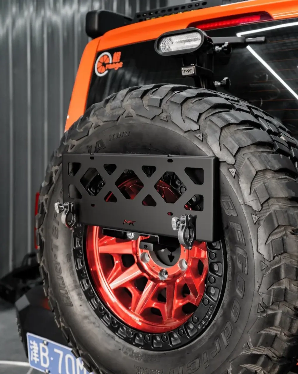 Держатель на запасное колесо MEIKA Tank 300 Танк Органайзер накладка крепление