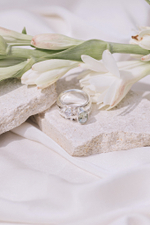 Кольцо «Мозаик» с овальным зеленым кварцем и сердечком белый циркон