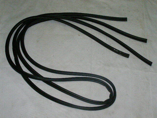 Уплотнитель двери /2121/ 2шт (АО БРТ)