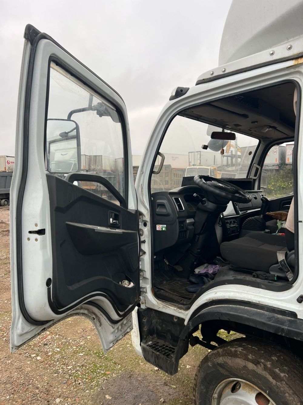 DongFeng C120 Изотермический/рефрижератор 4749DT (Рефрижератор, дизельный, 3.8 л, 166 л.с. МТ)