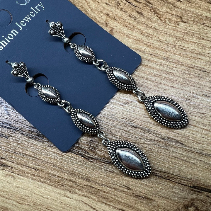 Серьги на англ. заст Bohemia Чеканка три овала металл античный серебристый