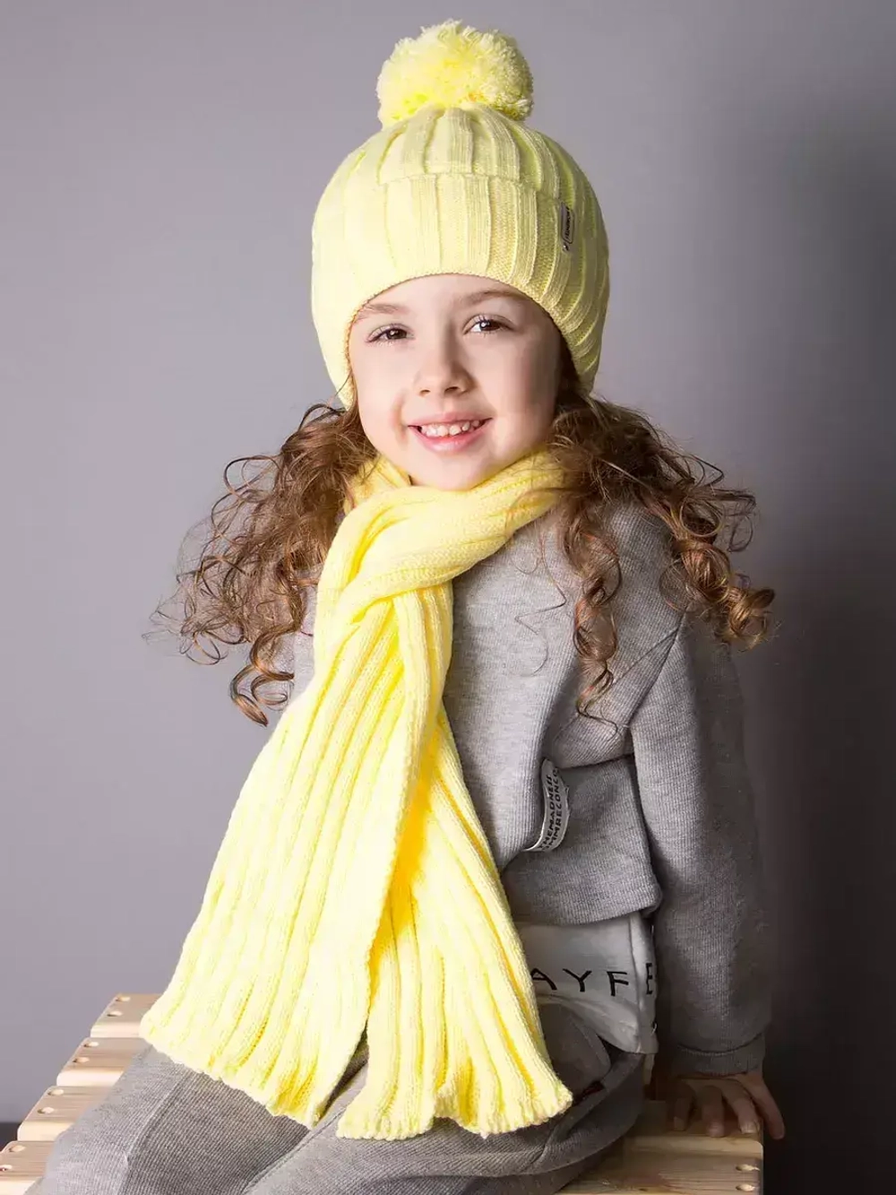 Шапка детская осенняя и шарф