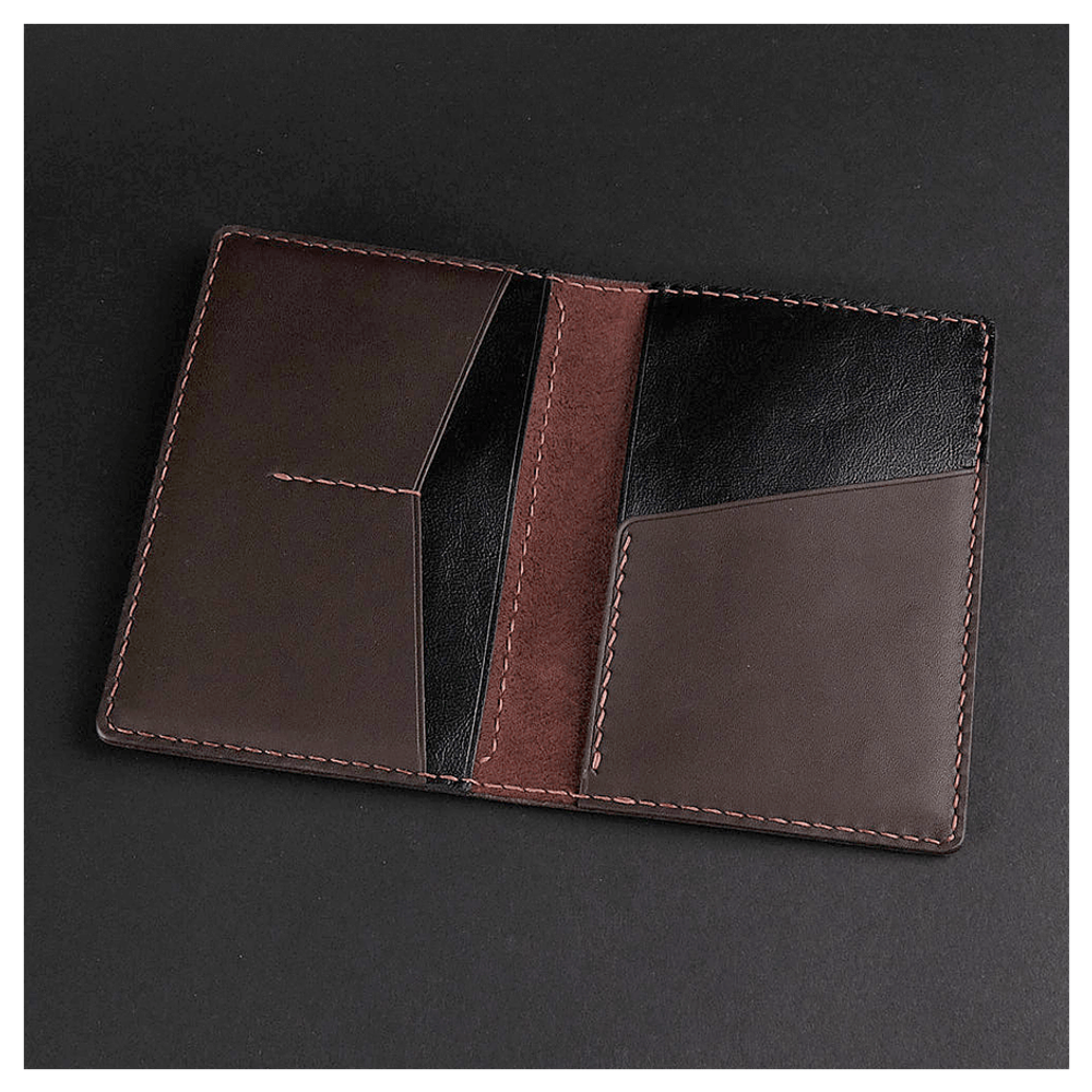 Кожаная обложка на паспорт «Медведь»