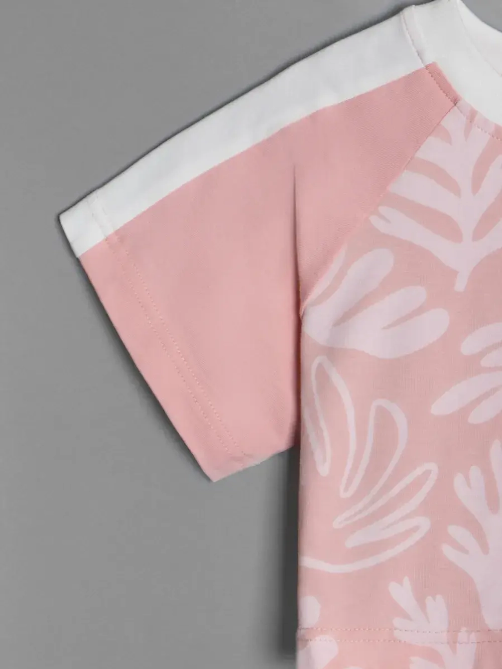 Костюм для девочки, футболка и брюки