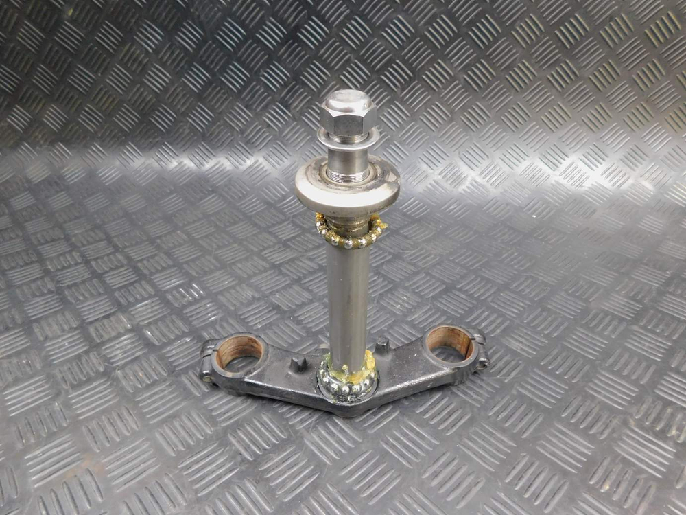 Траверса нижняя Yamaha TDM850 RN03J 2001