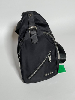 Сумка-слинг Prada