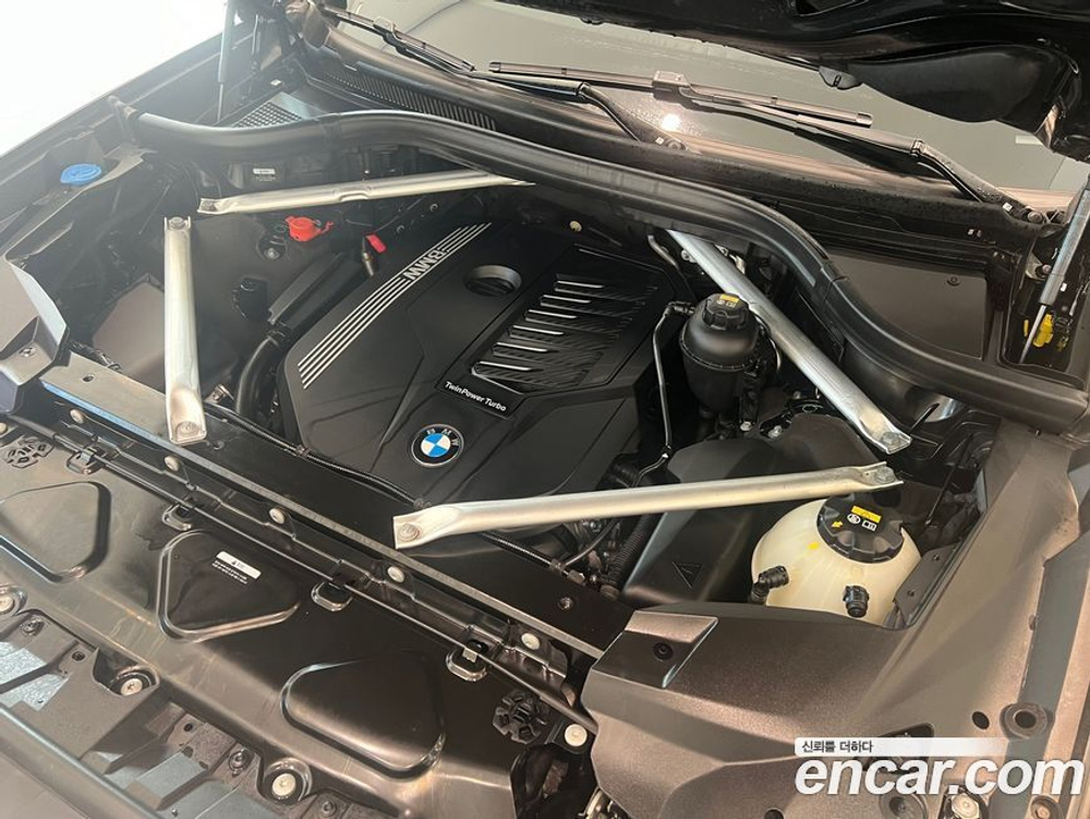 BMW X7 (G07) xDrive 40i Design Pure Excellence 6-и местный (01.2022)