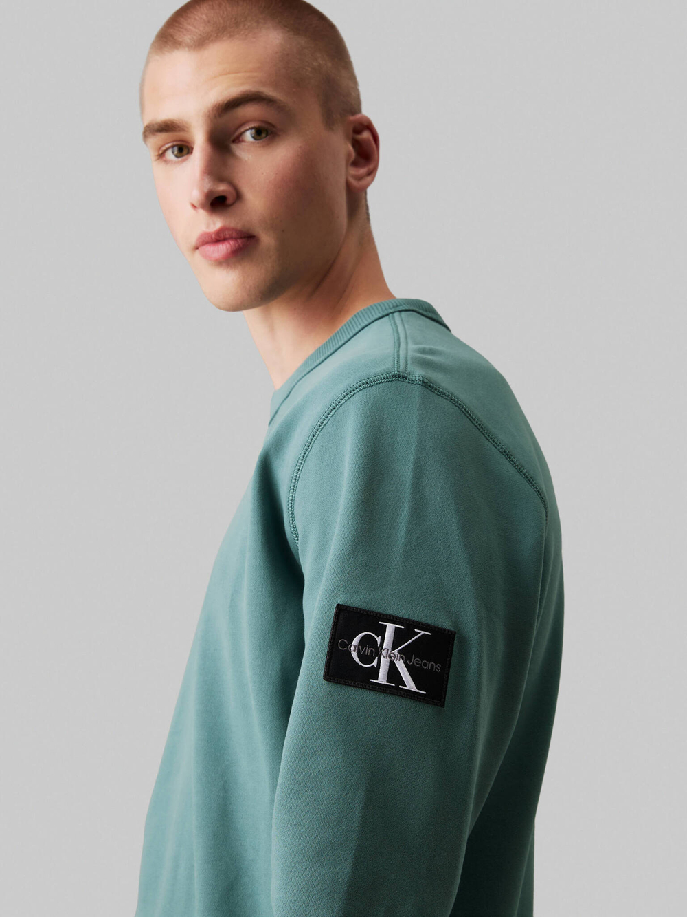 Худи BADGE CALVIN KLEIN JEANS - морской(J30J323426)