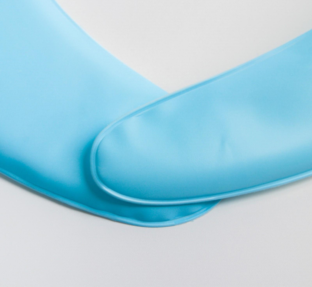 5133363 Нагрудник непромокаемый, мягкий на пороллоне "Самолетик"