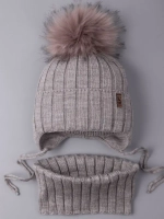 Шапка зимняя для мальчика на завязках и снуд