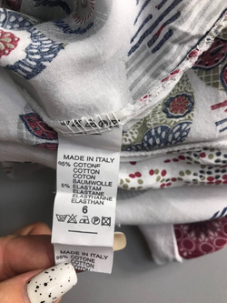 Блузка приятной расцветки, визуально на 46 размер