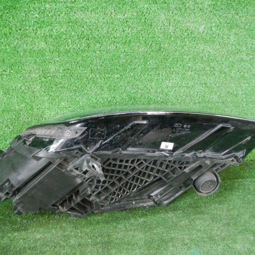 Фара правая Audi Q7 2 (2015-2019) LED