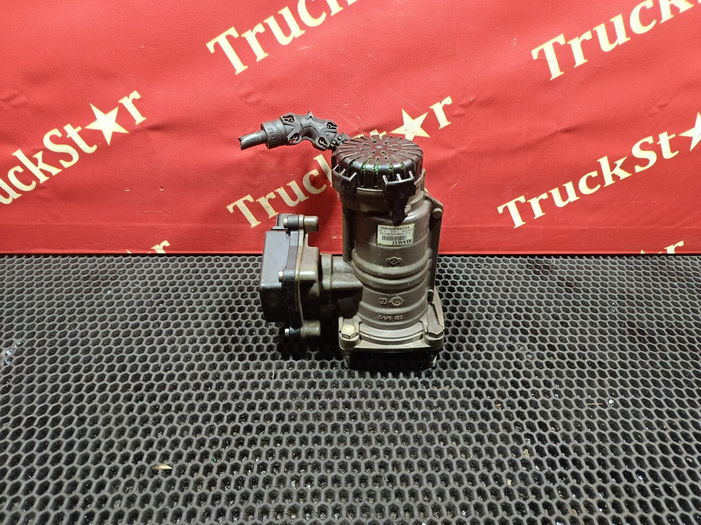 Кран управления тормозами прицепа