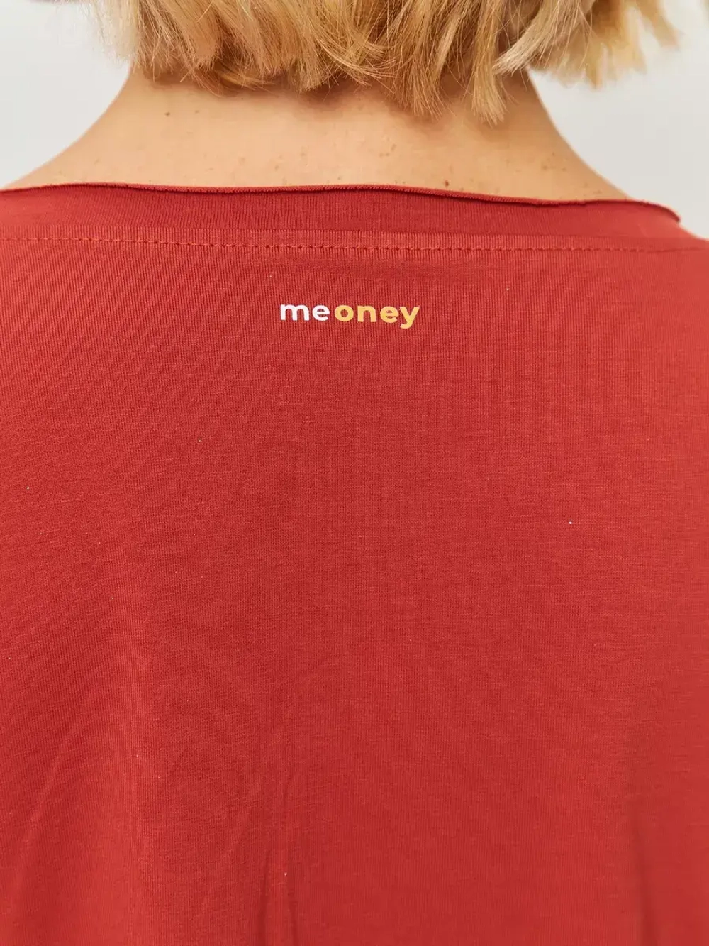 Лонгслив оверсайз с рукавом 3/4