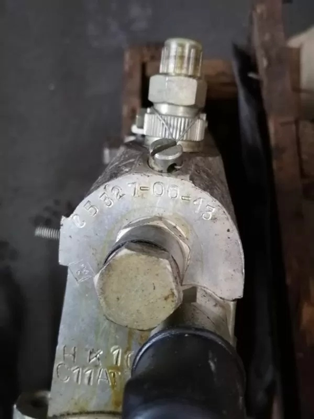 Насос топливный 327-00-13