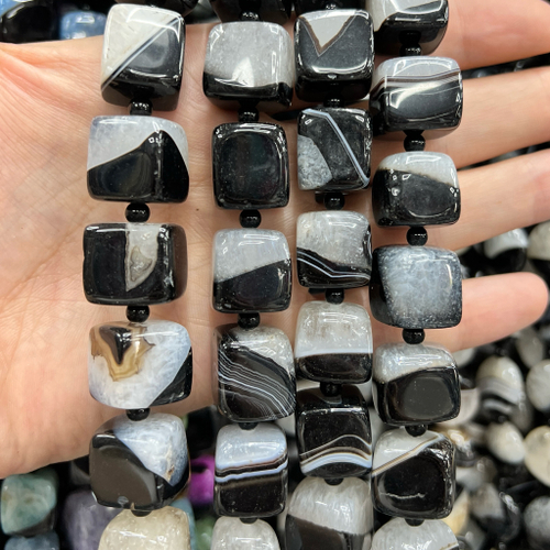 Агат бусины кубик 13х13 мм, 22 бусины на нитке