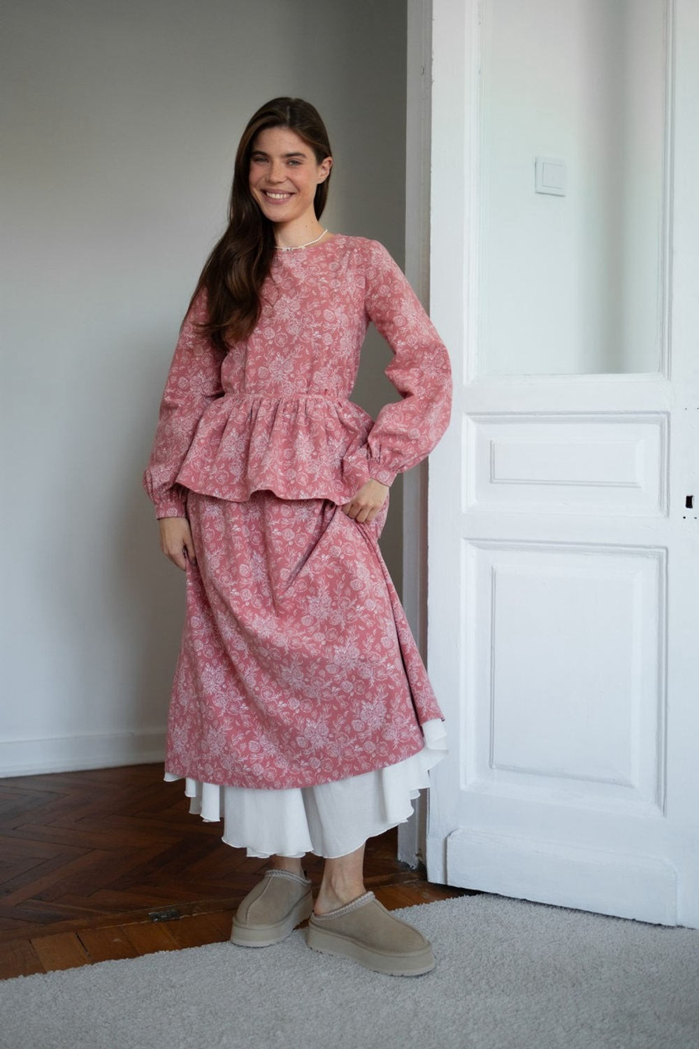 Платье Дафна из фланели для беременных и кормящих мам, Розовый с пионами