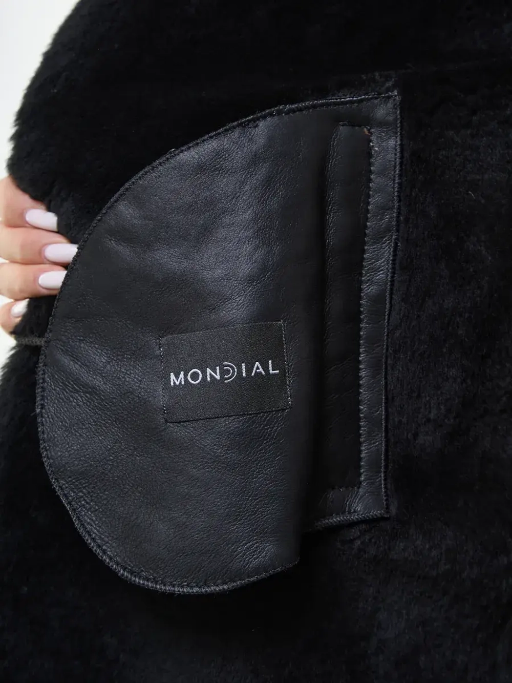 Дубленка зимняя натуральная с капюшоном