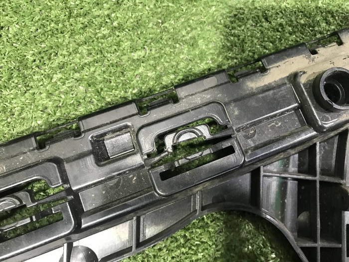 Кронштейн заднего бампера левый Mercedes GLC X253 (2015-2019) AMG