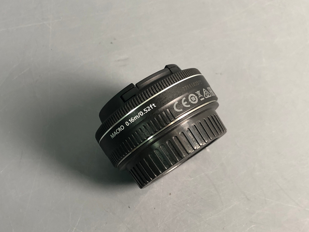 Canon EF-S 24mm 2.8 STM