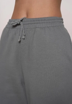 Объемные брюки-джоггеры с начесом