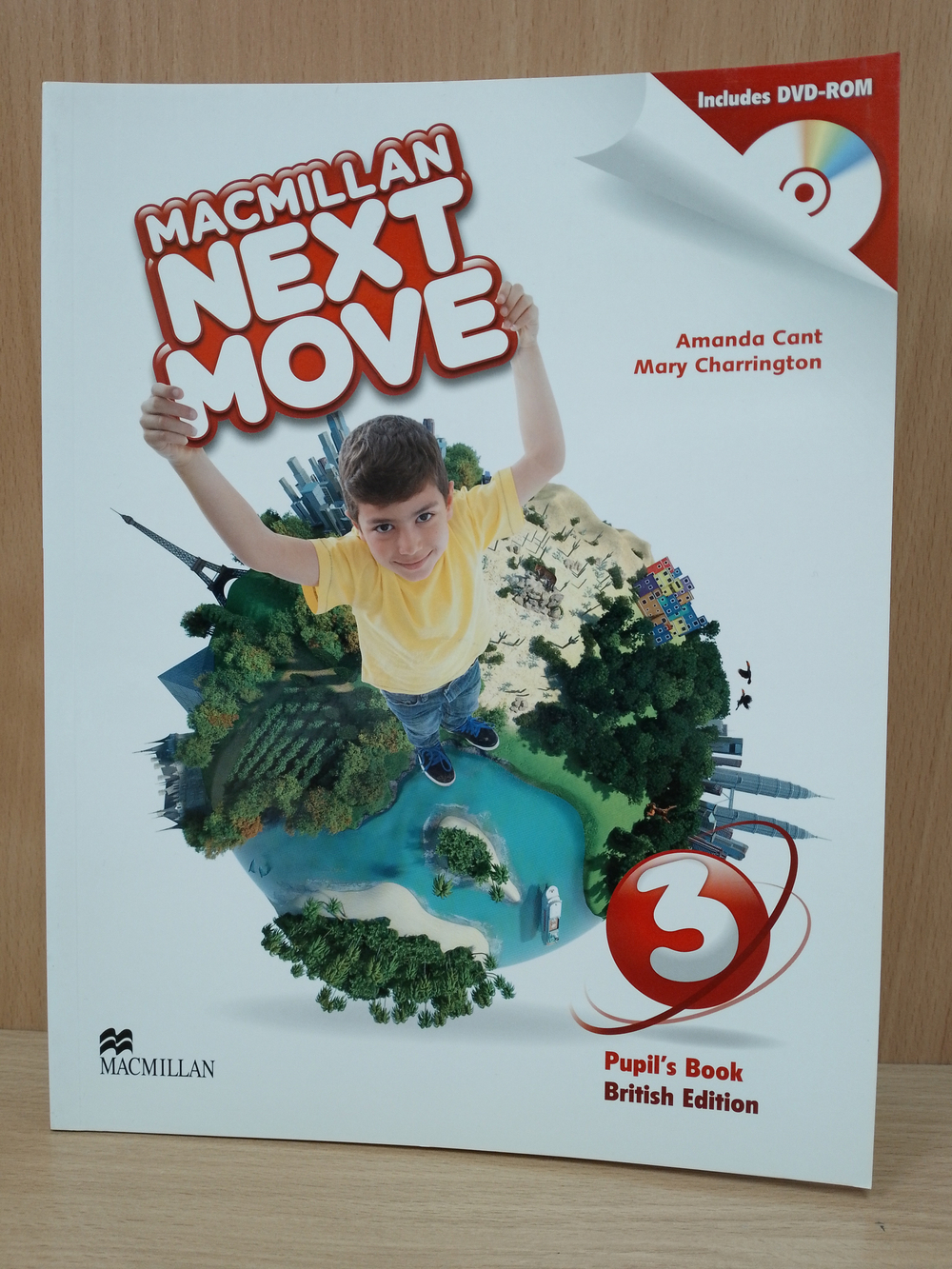 Next Move British English Level 3 Student's Book Pack (+DVD-ROM)
