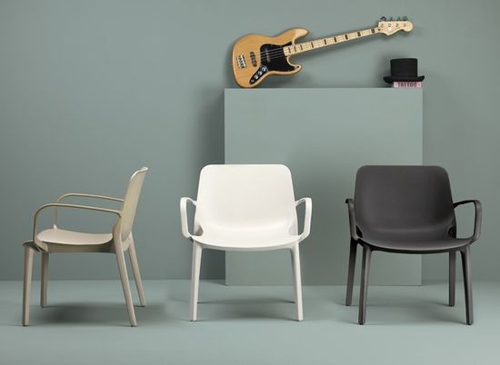 Кресло пластиковое Ginevra Lounge с подлокотниками цвет тортора Италия