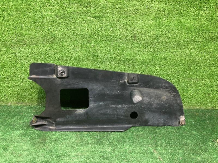 Пыльник заднего бампера левый Toyota Land Cruiser 200 (2015-2021)