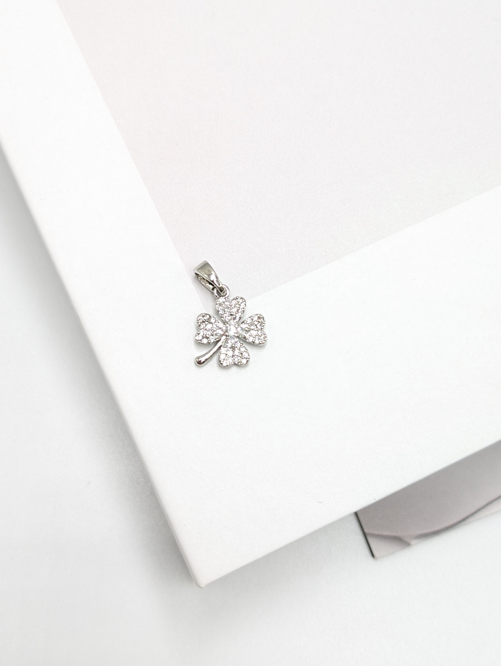 Подвеска клевер с фианитами, 12.5*11.5мм