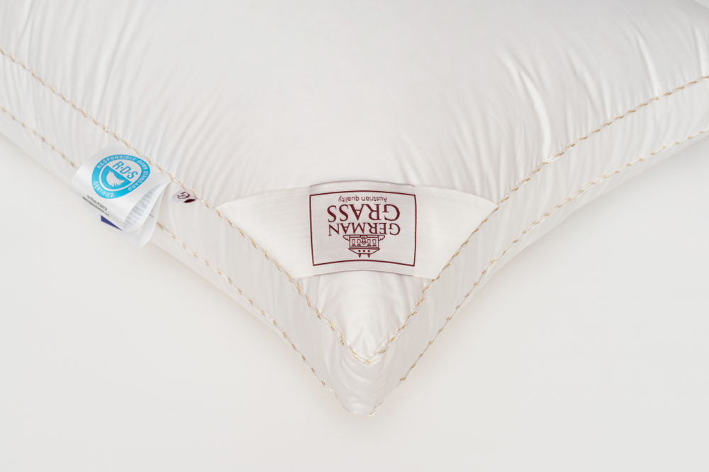 Подушка трехкамерная 3D средняя с бортиком 50х90 German Grass King Down