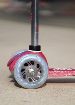 Cамокат Mini Micro Deluxe Блестящий LED розовый