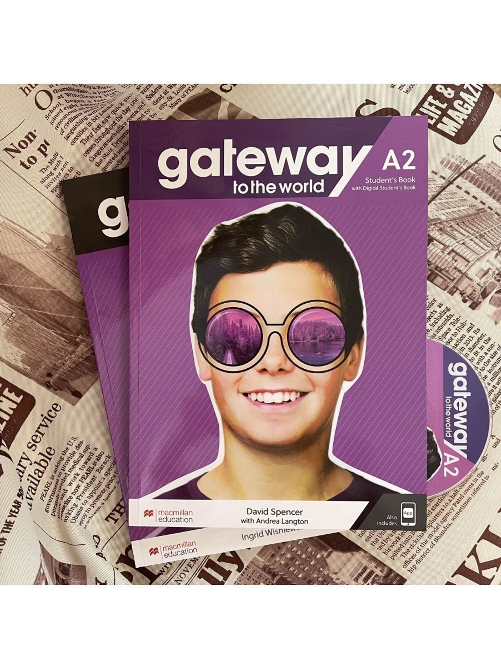 Gateway to the World A2. Student's Book+Workbook+CD