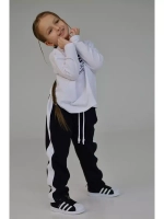 Черно-белый спортивный костюм для девочки