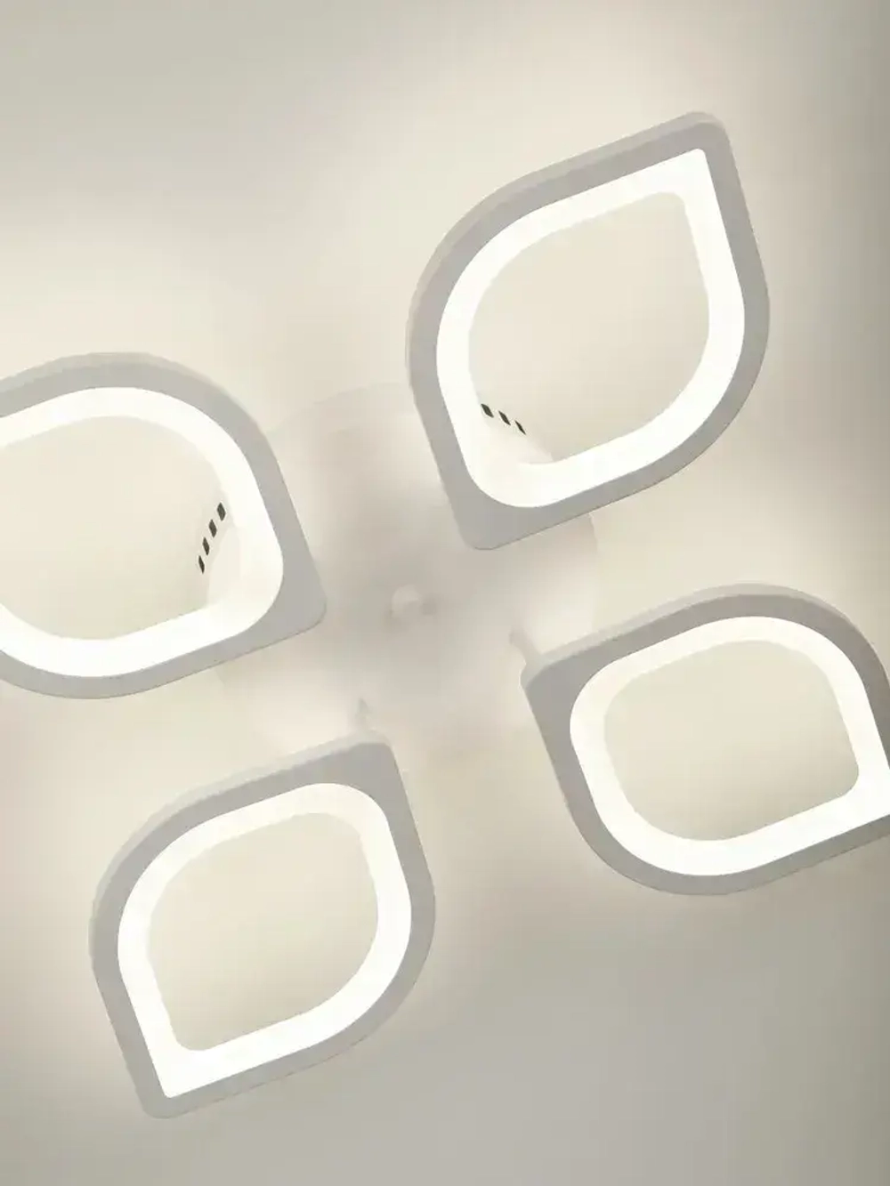 Люстра потолочная светодиодная с пультом ДУ Rivoli белая 80 Вт LED 2750К - 5850К, светильник на кухню, в детскую, в спальню