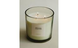 Zara Home Свеча ароматическая White Jasmine 620 г, растительный воск, аромат цветочный, Розовый