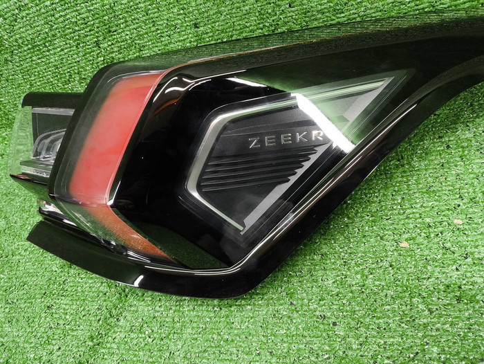 Фонарь правый внешний Zeekr 001 (2021-н.в.)