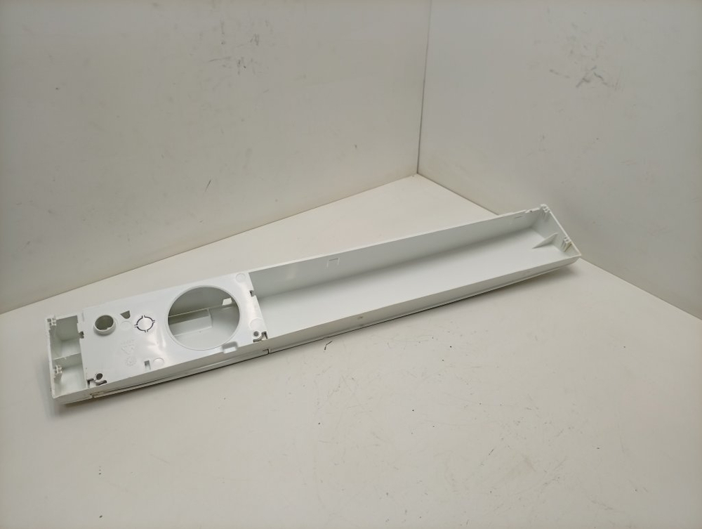 LS60840L кт54 Декоративная нижняя панель для стиральной машины AEG б/у