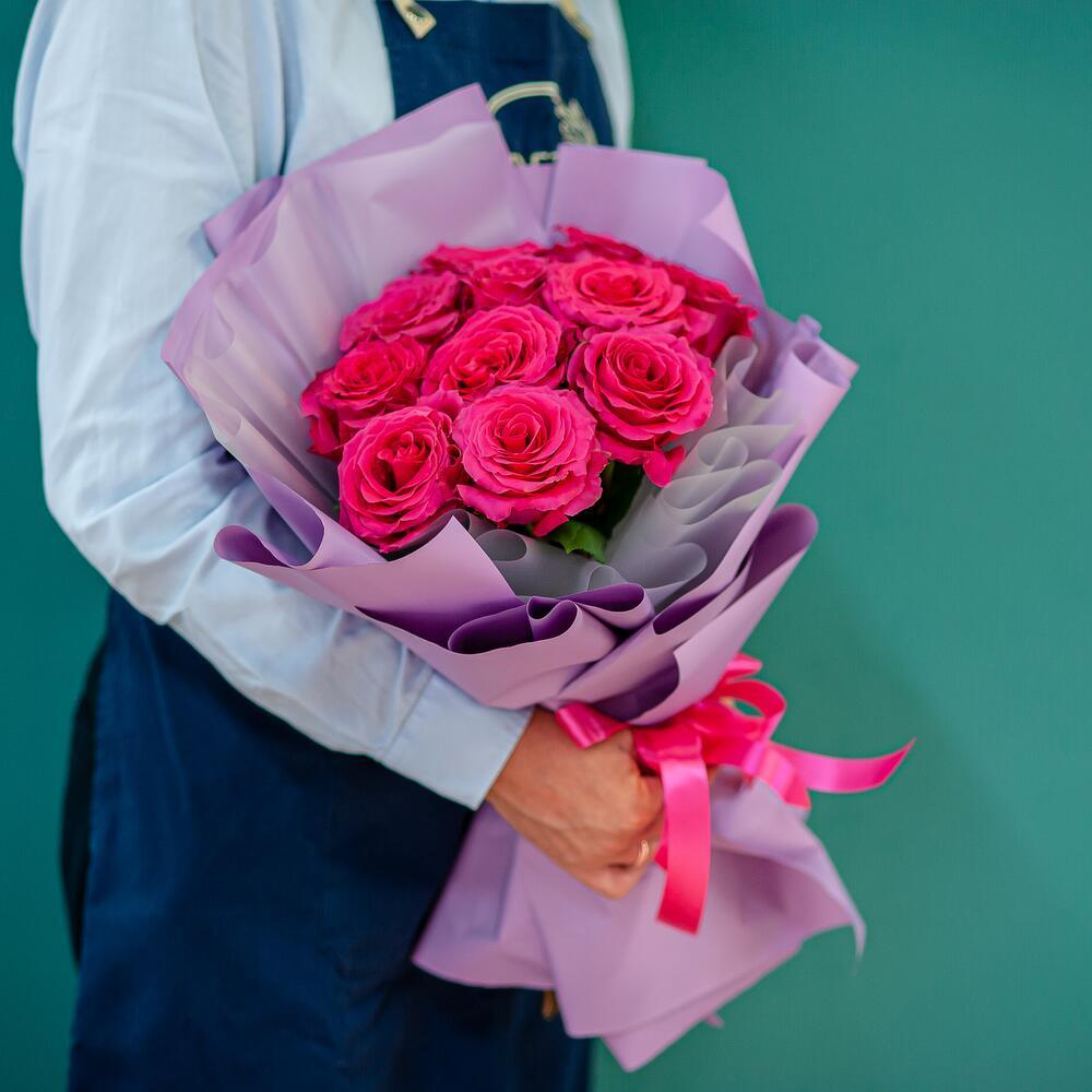 Букет из 11 ярких малиновых роз Эквадор